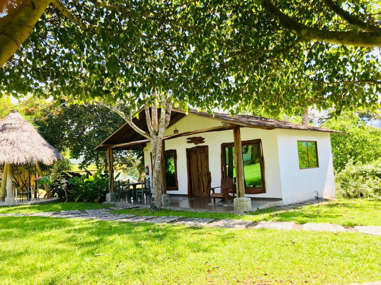 Yantzaza Hosteria Tierra Dorada מראה חיצוני תמונה